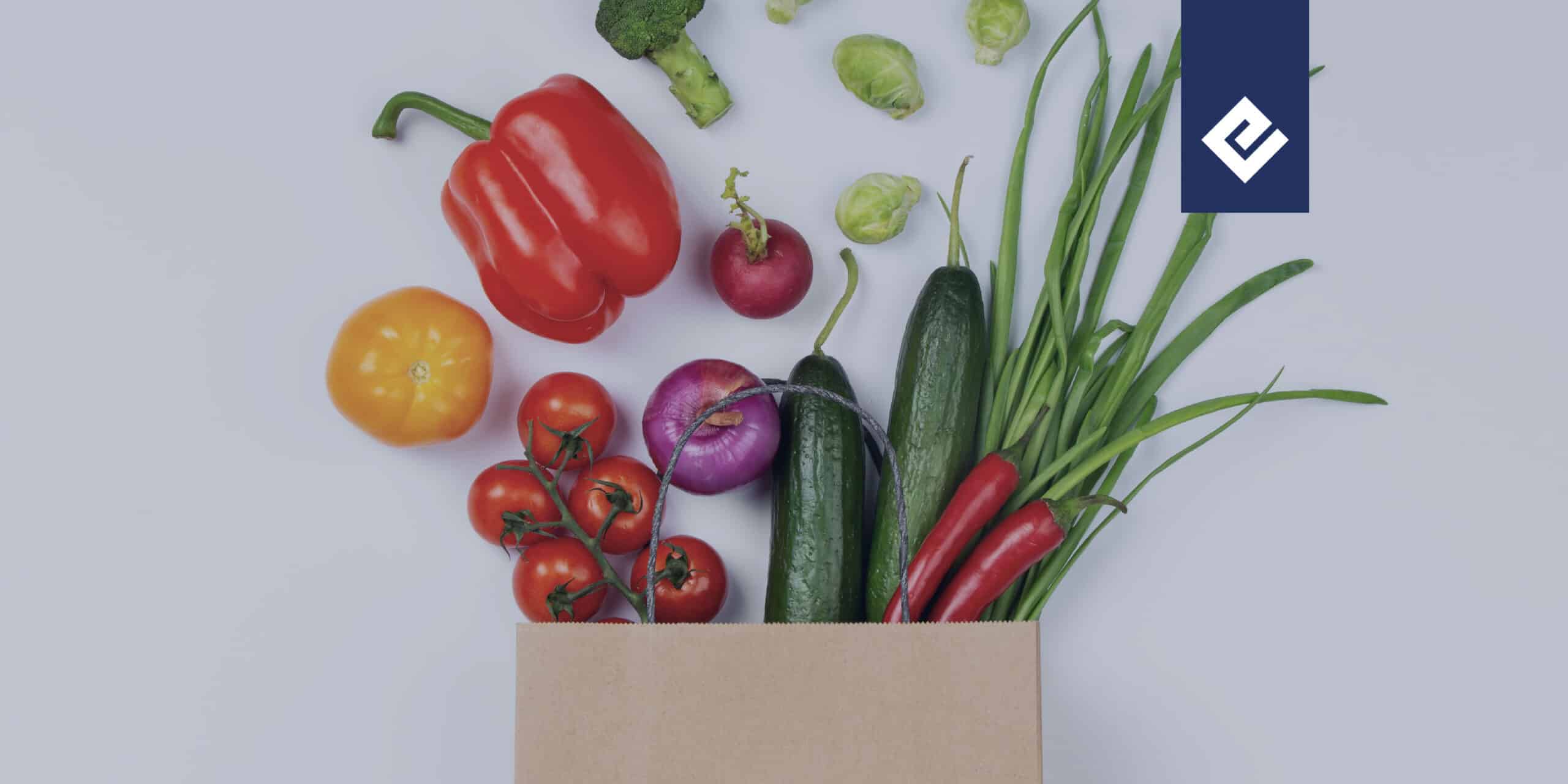 bolso compras primer plano verduras